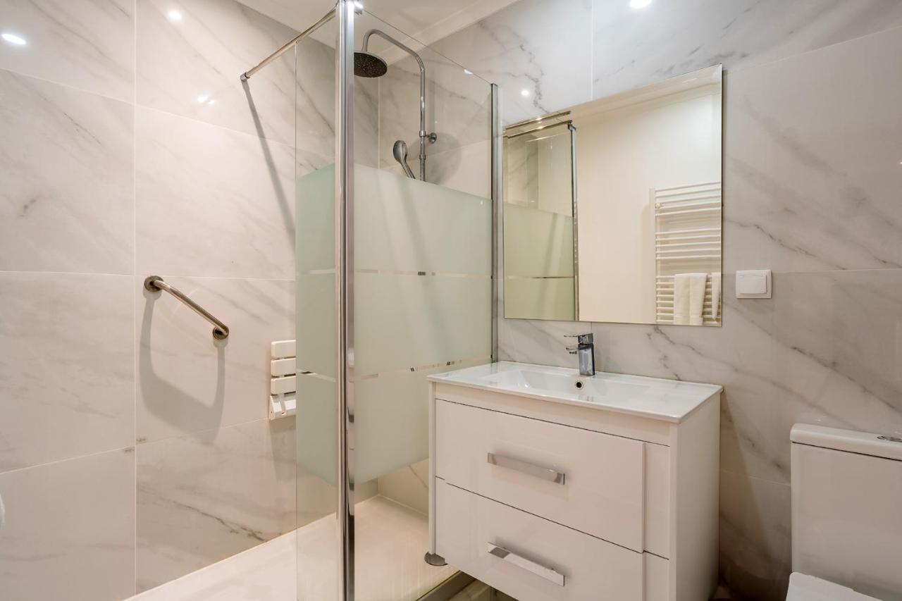Stylish Apartment With Balcony And Amazing Views Over Funchal And The Sea المظهر الخارجي الصورة