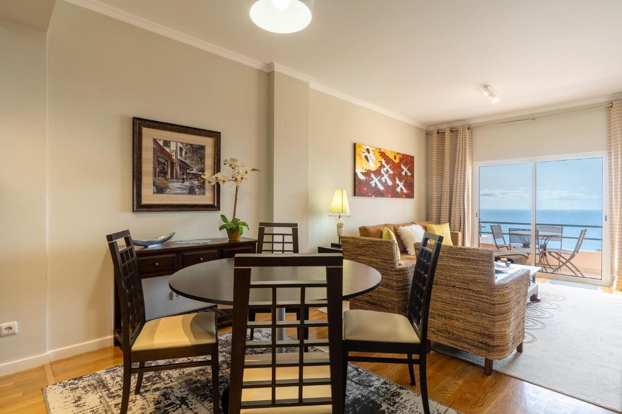 Stylish Apartment With Balcony And Amazing Views Over Funchal And The Sea المظهر الخارجي الصورة