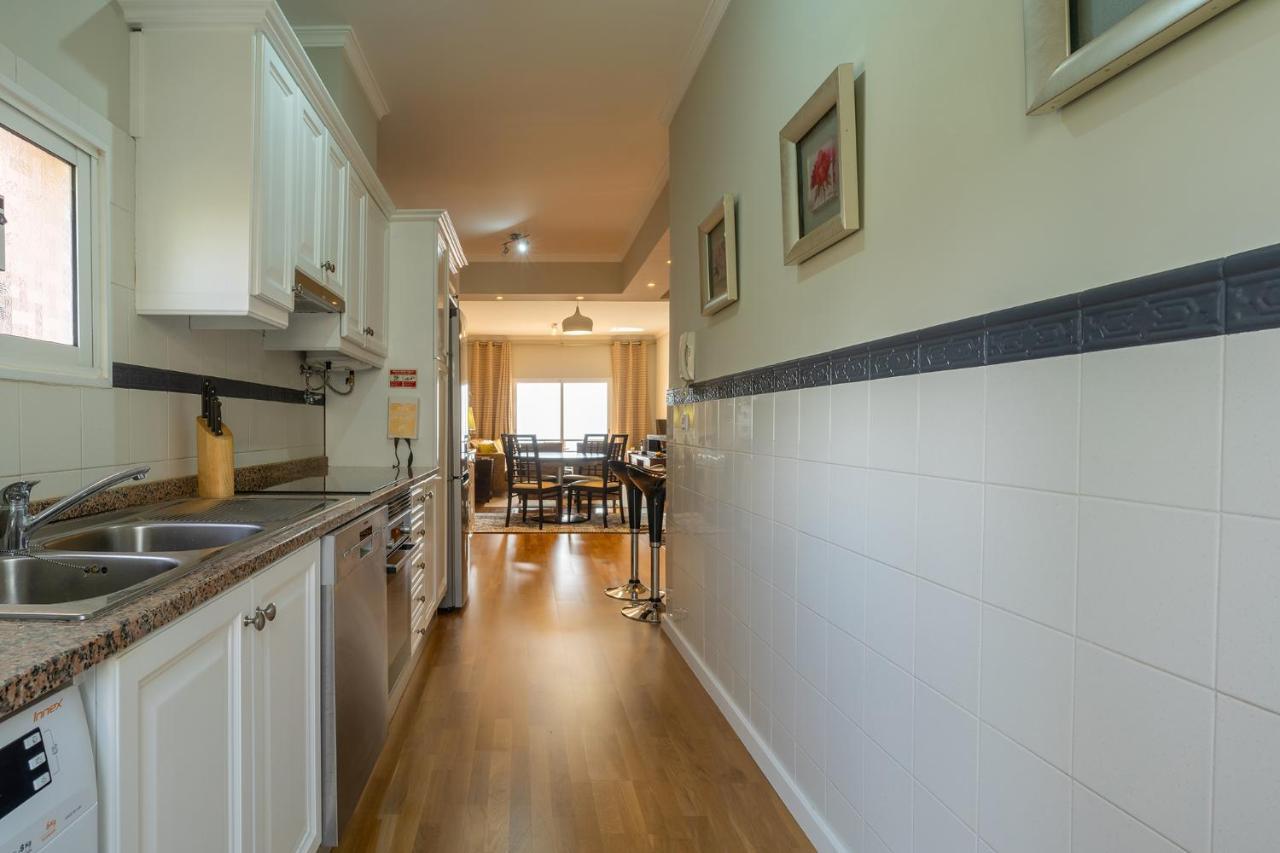 Stylish Apartment With Balcony And Amazing Views Over Funchal And The Sea المظهر الخارجي الصورة