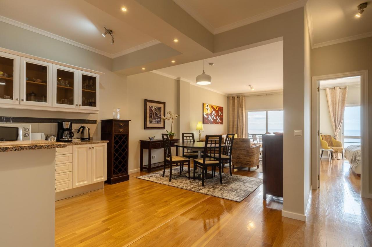 Stylish Apartment With Balcony And Amazing Views Over Funchal And The Sea المظهر الخارجي الصورة